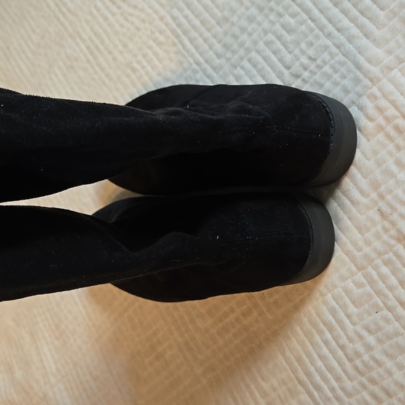 No Parking Black Over the Knee Faux Suede Boots, Size 8 - Picture 5 of 11